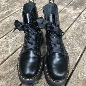 DOC MARTEN MOLLY BOOTS